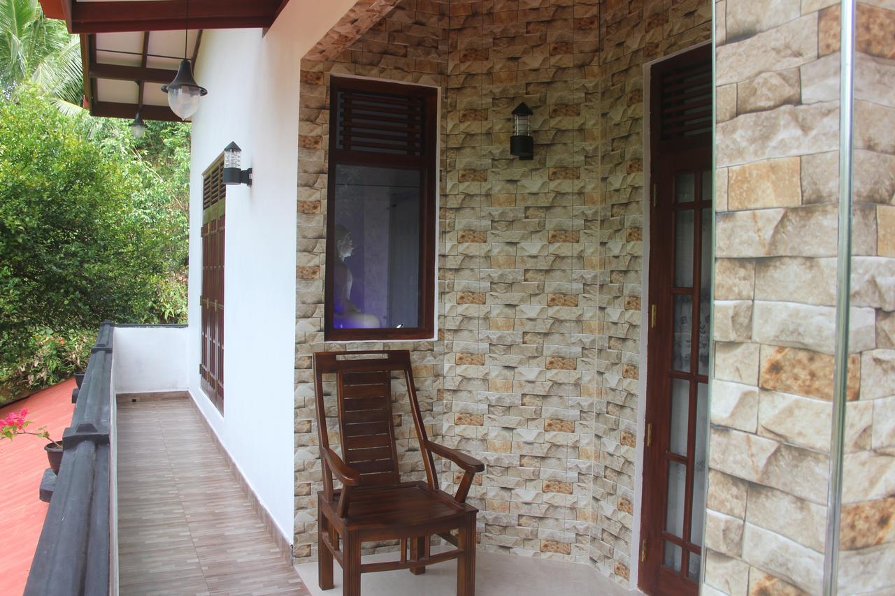 Maneesha Guest House Weligama Ngoại thất bức ảnh