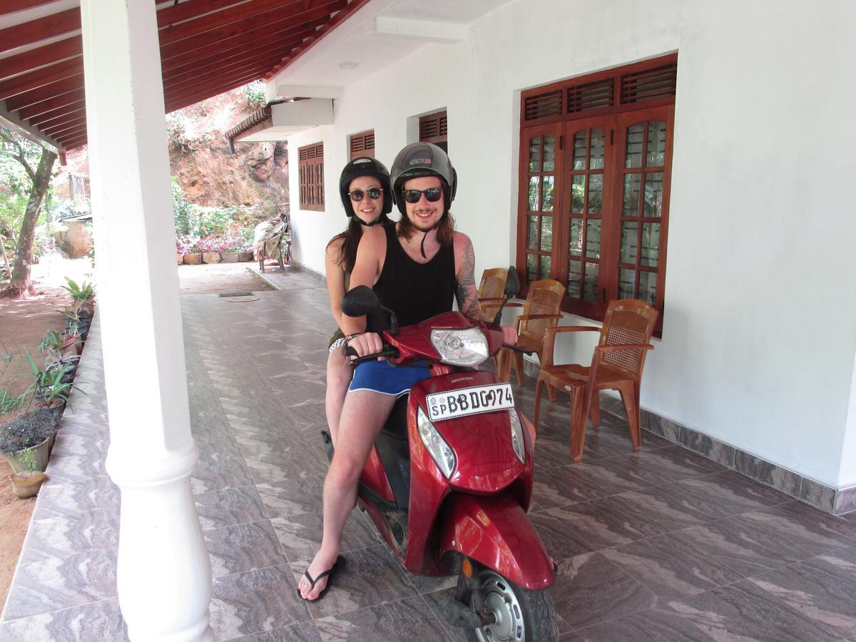 Maneesha Guest House Weligama Ngoại thất bức ảnh