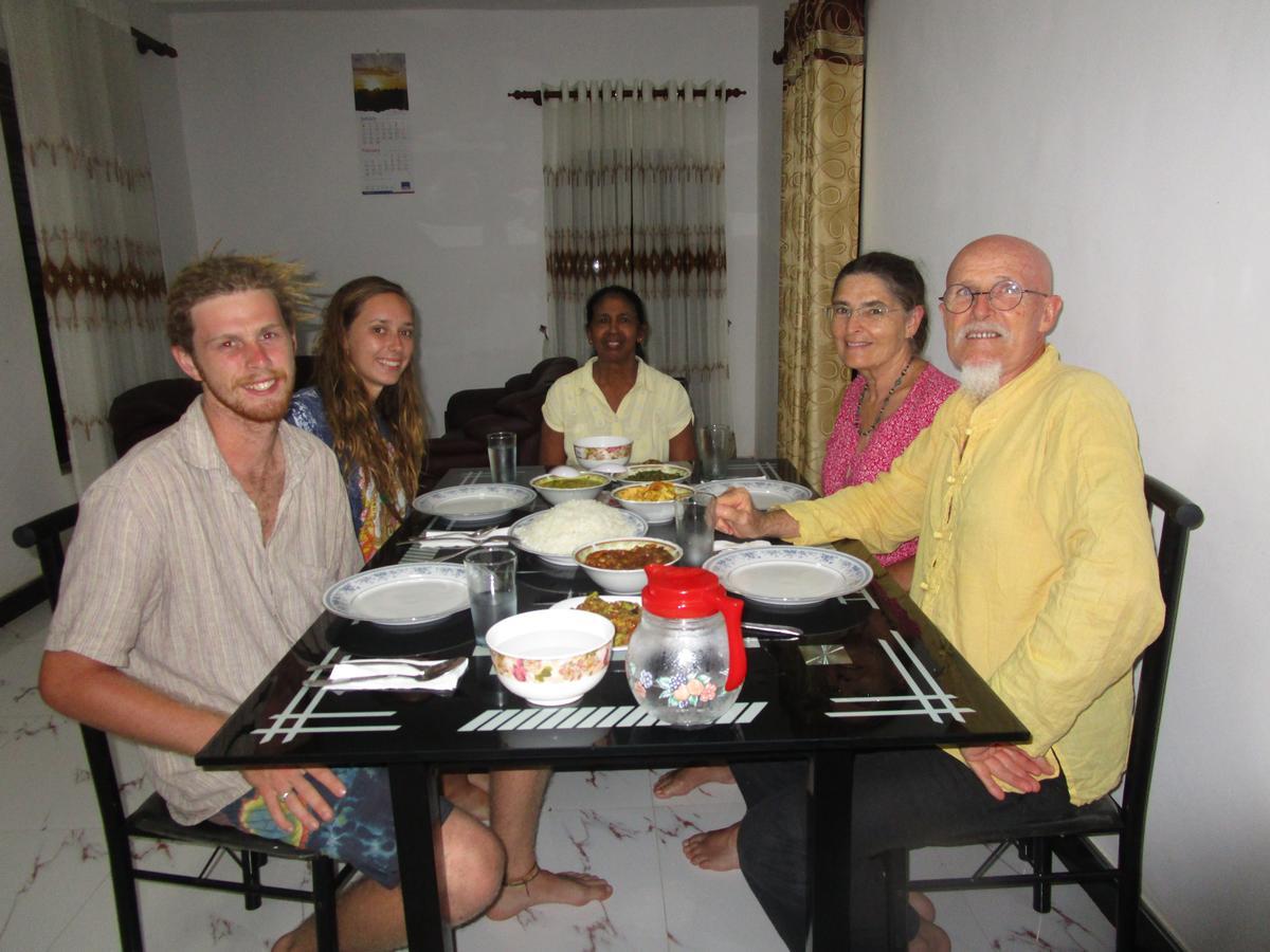 Maneesha Guest House Weligama Ngoại thất bức ảnh