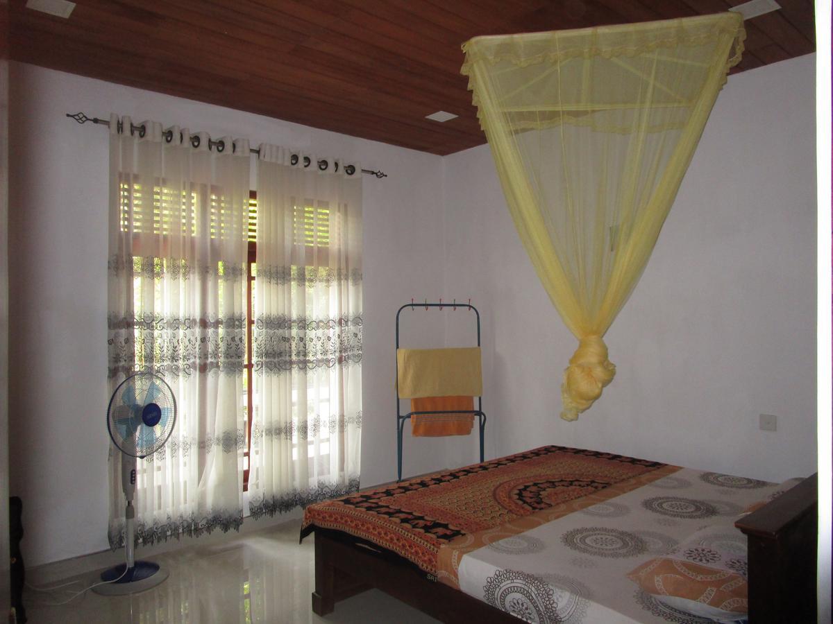 Maneesha Guest House Weligama Ngoại thất bức ảnh