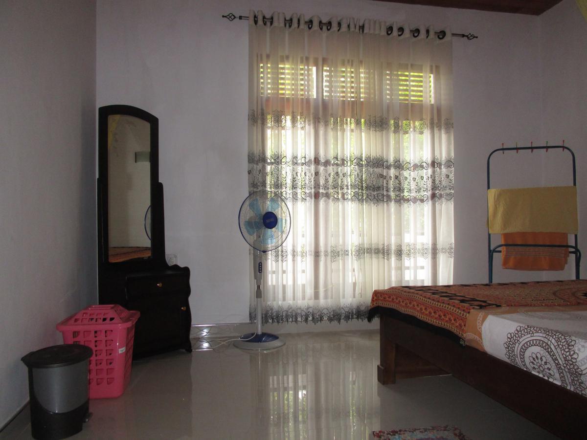 Maneesha Guest House Weligama Ngoại thất bức ảnh